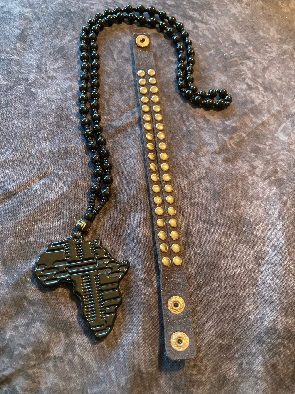 Black Africa Pendant Beaded Necklace with Studded Bracelet Set